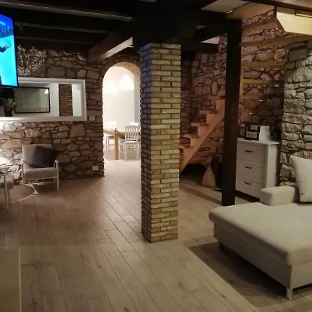 Tailor's House *